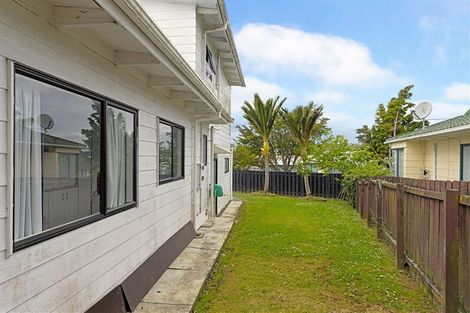Photo of property in 19 Riserra Drive, Ranui, Auckland, 0612