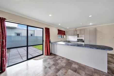 Photo of property in 6b Vogel Street, Hawera, 4610