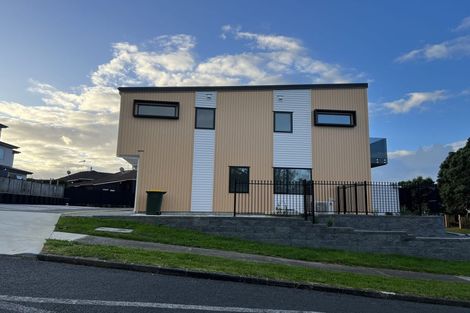 Photo of property in 1/40 Mark Edward Drive, Half Moon Bay, Auckland, 2012