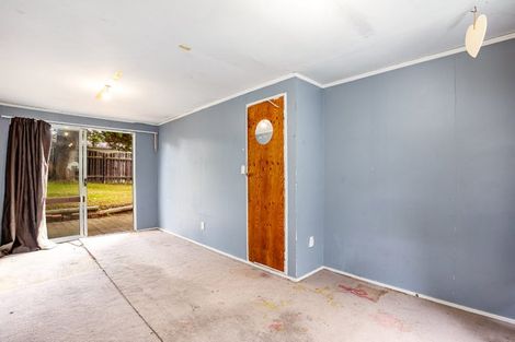 Photo of property in 108 Omapere Street, Whitby, Porirua, 5024
