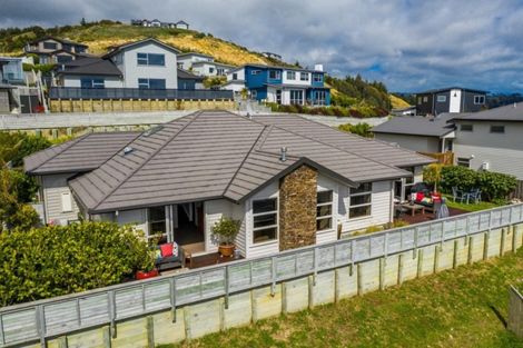 Photo of property in 7 Ships Cove, Whitby, Porirua, 5024