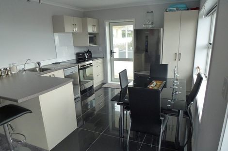 Photo of property in 9 Pioneer Road, Waitarere Beach, 5510