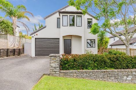 Photo of property in 2/48 Schnapper Rock Road, Schnapper Rock, Auckland, 0632