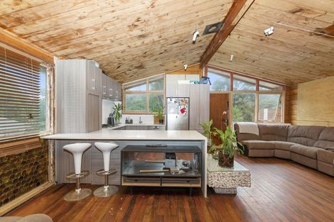 Photo of property in 55 Rimutaka Place, Titirangi, Auckland, 0604