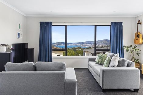 Photo of property in 12 Grumman Lane, Newlands, Wellington, 6037