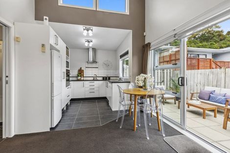 Photo of property in 16a Lincoln Avenue, Tawa, Wellington, 5028