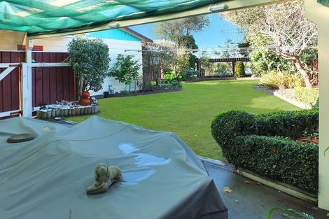 Photo of property in 38 Hennessy Street East, Foxton Beach, Foxton, 4815