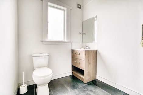 Photo of property in 3199 Great North Road, New Lynn, Auckland, 0600