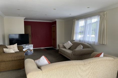 Photo of property in 8 Denver Grove, Totara Park, Upper Hutt, 5018