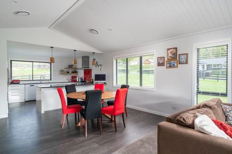 Photo of property in 11 Lochinvar Lane, Acacia Bay, Taupo, 3385