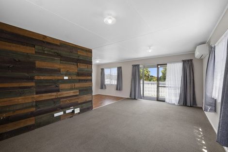 Photo of property in 8 Tahurangi Place, Spotswood, New Plymouth, 4310