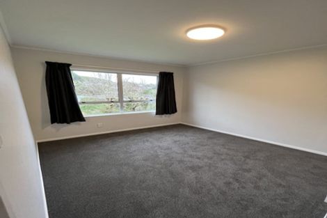 Photo of property in 33 Woolwich Close, Whitby, Porirua, 5024