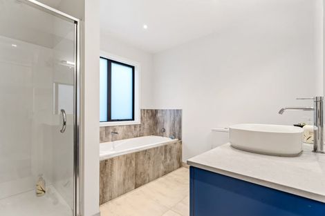 Photo of property in 90 Arran Point Parade, Orewa, 0931