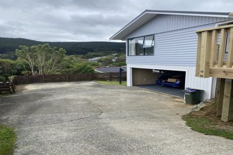 Photo of property in 110 Taylor Terrace, Tawa, Wellington, 5028