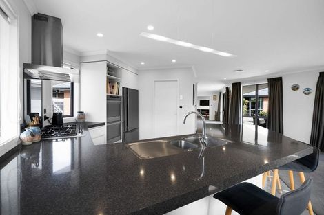 Photo of property in 9 Huetu Place, Bell Block, New Plymouth, 4312