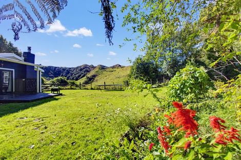 Photo of property in 822 Motukawa Road, Tarata, Inglewood, 4387