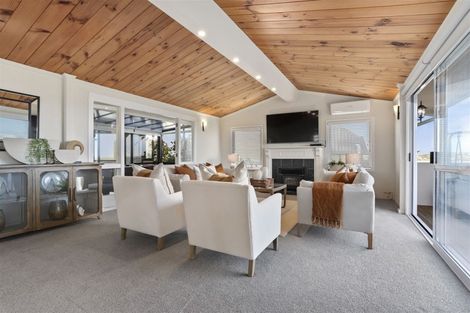 Photo of property in 66 Mcbreen Avenue, Northcote, Auckland, 0627