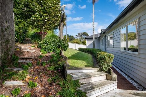 Photo of property in 7 Bushglen Court, Browns Bay, Auckland, 0630
