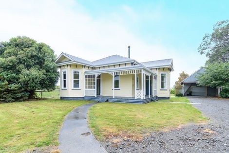 Photo of property in 100 Halcombe Road, Feilding, 4775