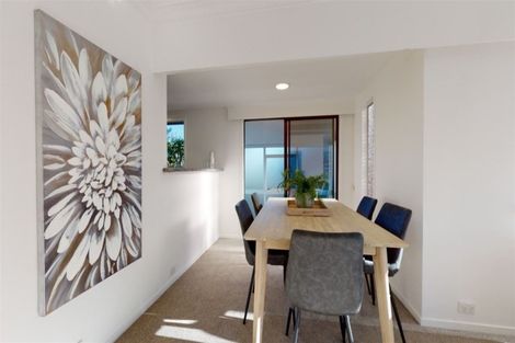 Photo of property in 1/10a Commodore Parry Road, Castor Bay, Auckland, 0620