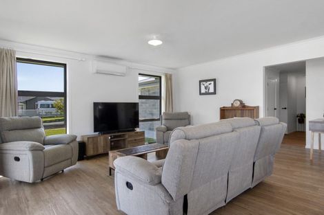 Photo of property in 2 Stingray Drive, Omokoroa, 3114