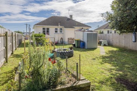 Photo of property in 26 Goldsmith Crescent, Levin, 5510