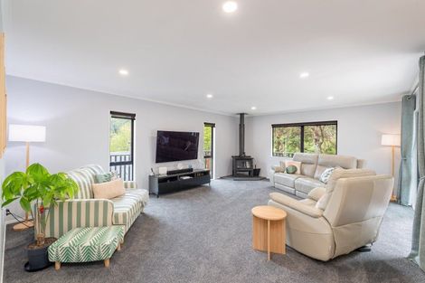 Photo of property in 43 Forest Road, Pinehaven, Upper Hutt, 5019