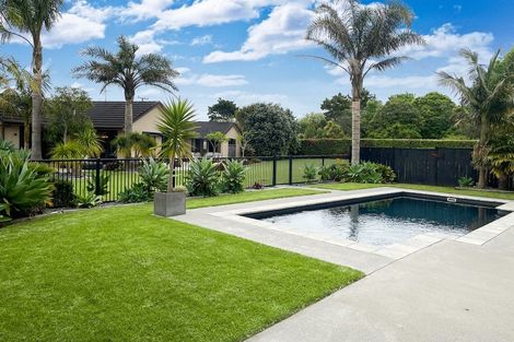 Photo of property in 4 Gleaming Place, Waiuku, 2123