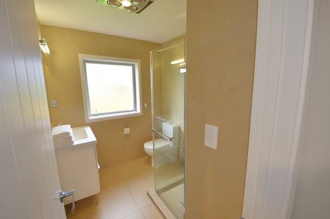 Photo of property in 28 Cooladerry Place, Rosehill, Papakura, 2113