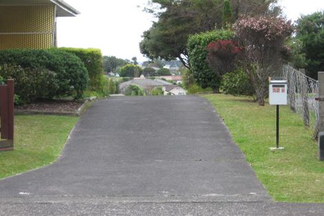 Photo of property in 52 Butterworth Drive, Glendene, Auckland, 0602