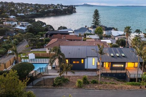 Photo of property in 1 Rangitoto View Road, Cockle Bay, Auckland, 2014