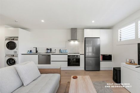 Photo of property in 38 Shelduck Road, Jacks Point, 9371