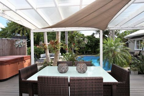 Photo of property in 4 Achilles Crescent, Narrow Neck, Auckland, 0624