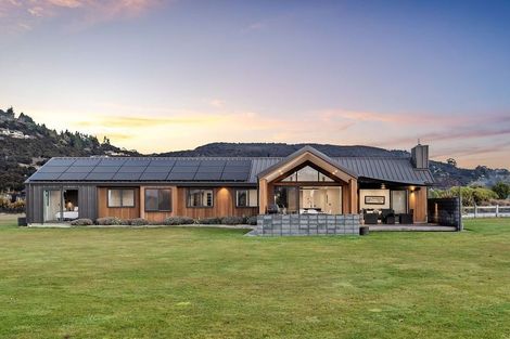 Photo of property in 18 Mount Linton Avenue, Wanaka, 9305