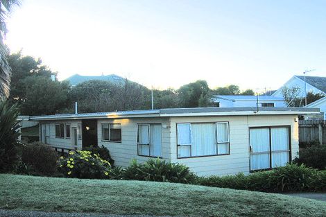 Photo of property in 6 Knight Avenue, Paraparaumu Beach, Paraparaumu, 5032