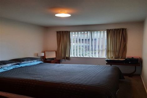 Photo of property in 82 Royal Park Drive, Parklands, Christchurch, 8083
