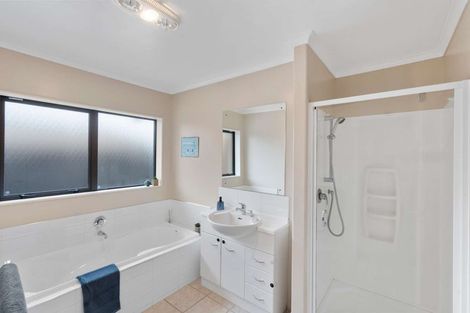 Photo of property in 8 Ernest Gray Place, Halswell, Christchurch, 8025