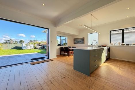 Photo of property in 25 Pirie Crescent, Moera, Lower Hutt, 5010