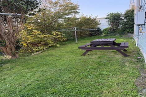 Photo of property in 5/28-28b Austin Street, Mount Victoria, Wellington, 6011