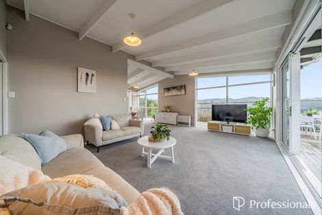Photo of property in 6 Viscount Grove, Kelson, Lower Hutt, 5010