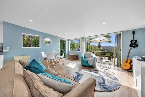 Photo of property in 11 Opou Road, Titirangi, Auckland, 0604
