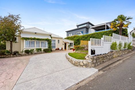 Photo of property in 13 Roslyn Road, Bluff Hill, Napier, 4110