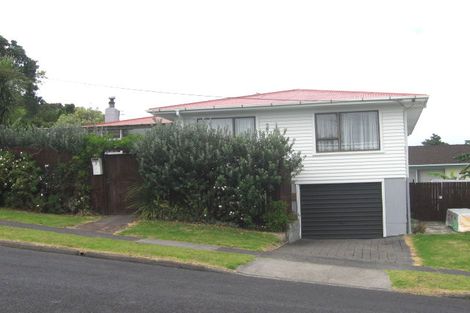 Photo of property in 2/2 Neal Avenue, Glenfield, Auckland, 0629