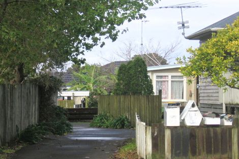 Photo of property in 70d Lincoln Park Avenue, Massey, Auckland, 0614