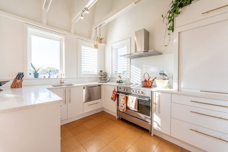 Photo of property in 82 Douglas Street, Highfield, Timaru, 7910