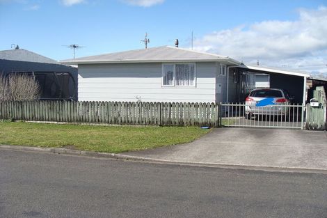 Photo of property in 7 Standish Street, Midhirst, Stratford, 4394