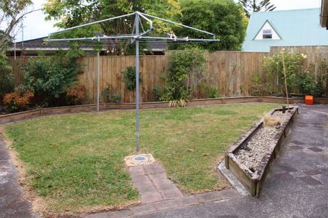 Photo of property in 9 Papawai Place, Milson, Palmerston North, 4414