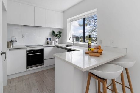 Photo of property in 1/6 Mira Place, Windsor Park, Auckland, 0632