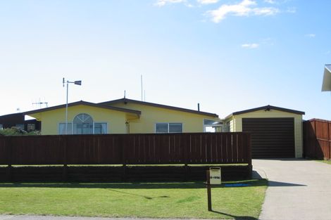 Photo of property in 1/227 Harbour Road, Ohope, 3121