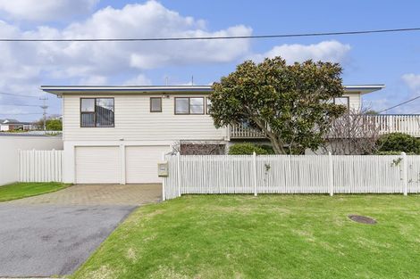 Photo of property in 114a Seaview Road, Paraparaumu Beach, Paraparaumu, 5032